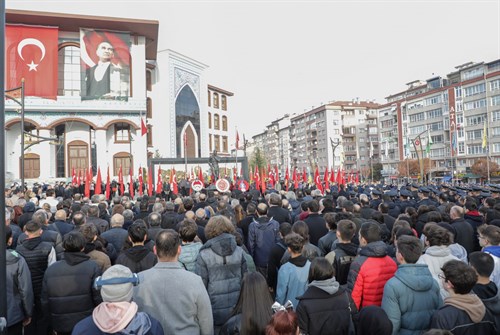 10 Kasım Atatürk’ü Anma Günü Münasebetiyle Kütahya’da Atatürk Anıtı’na Çelenk Sunma Töreni Düzenlendi.