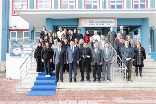 Valimiz Sayın Musa Işın'dan Öğretmenler Günü Dolayısıyla Anlamlı Ziyaret