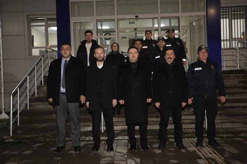 Valimiz Sayın Musa Işın, 2025 yılına görev başındaki polislerimiz, jandarma personelimiz ve 112 Acil Çağrı Merkezi çalışanlarıyla girdi