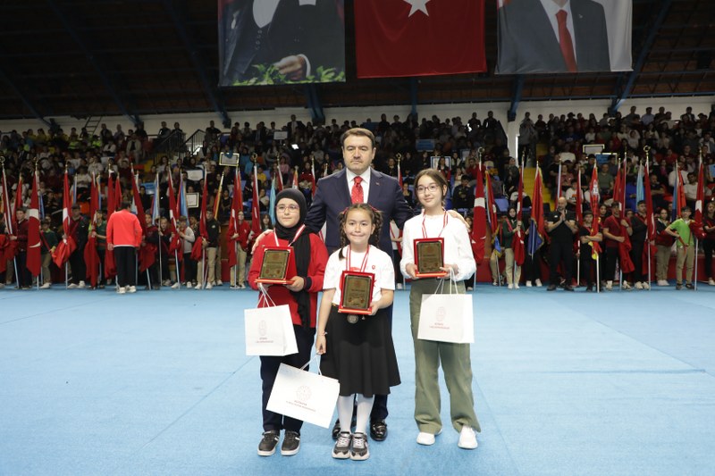 Kütahya’da 23 Nisan Coşkusu: Milli Egemenliğin 105. Yılı Gururla Kutlanıyor